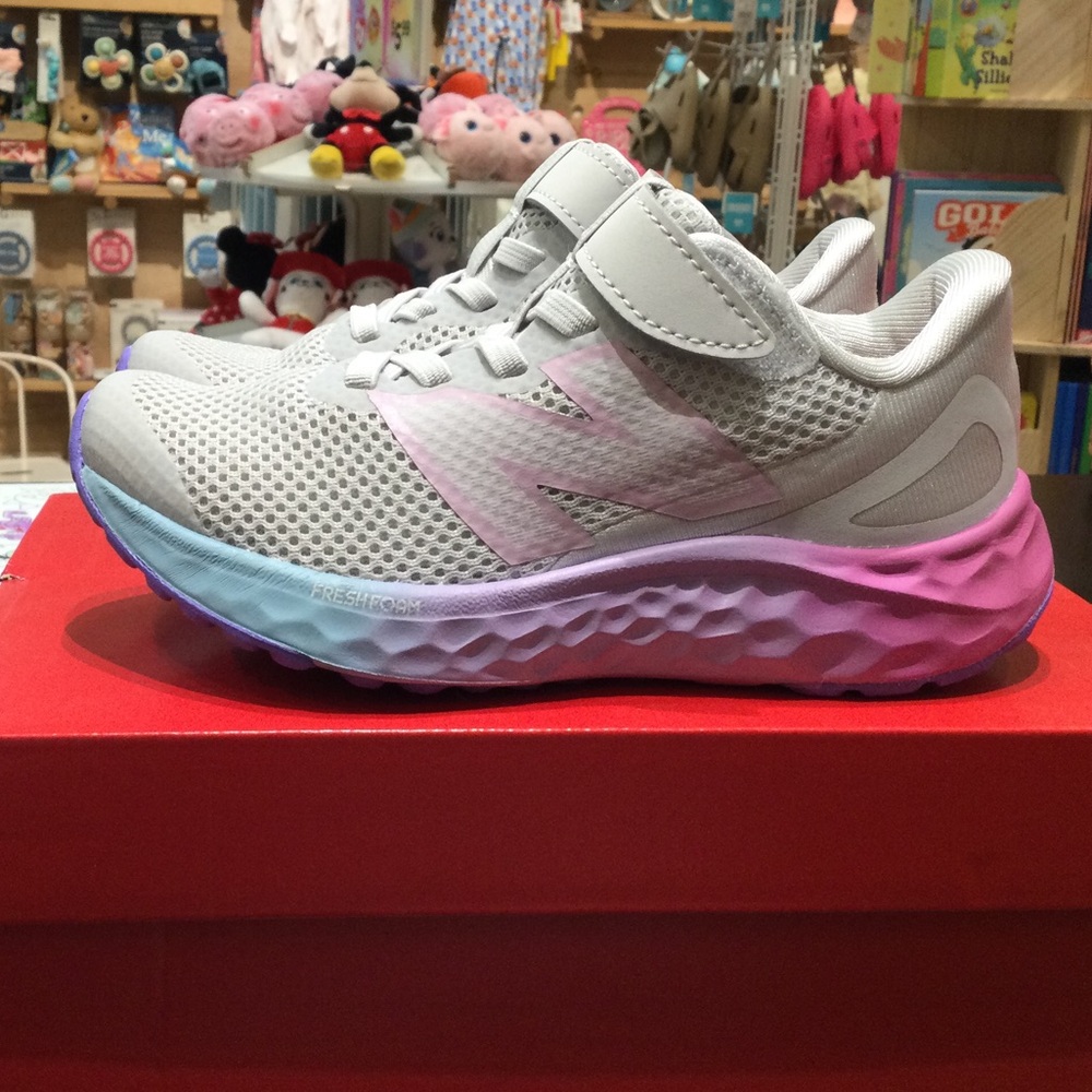 Girls New Balance Fresh Foam Arishi v4 Bungee Lace with Top Velcro Grey/Pink